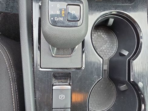 Used 2023 Nissan Rogue SV image 24