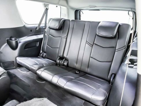 Used 2018 Cadillac Escalade ESV Premium Luxury image 35