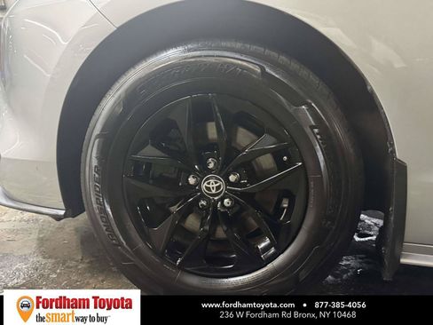 Used 2021 Toyota Sienna LE FWD image 9