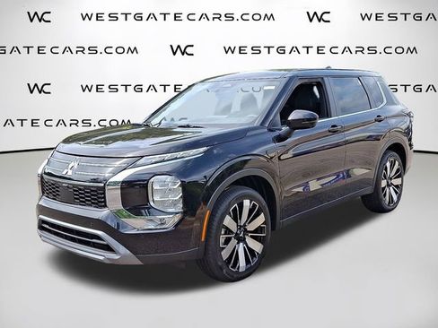 New 2025 Mitsubishi Outlander SE image 1