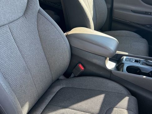 Used 2019 Hyundai Santa Fe SE image 16