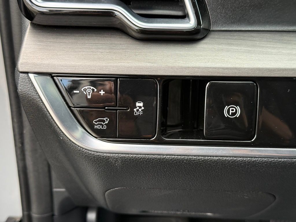 Used 2023 Kia Sportage X-Line w/ X-Line Premium Package AWD/4WD image 21