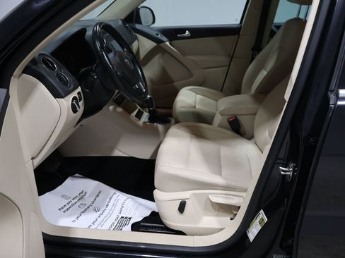 Used 2012 Volkswagen Tiguan SE image 10