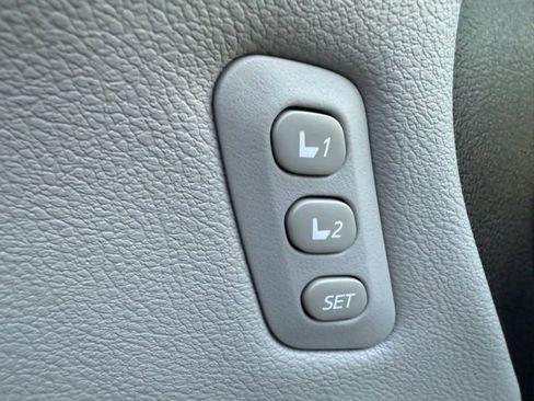 Used 2018 Toyota Avalon XLE Premium w/ All Weather Liner Package image 13