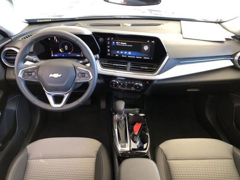 Used 2024 Chevrolet Trax LT w/ Driver Confidence Package image 36