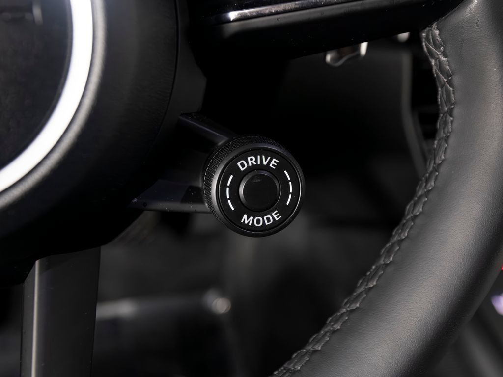 Certified 2026 Porsche Macan AWD/4WD image 26