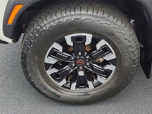 Used 2022 Nissan Frontier PRO-4X image 14