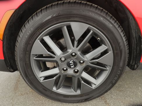 Used 2021 Kia Soul EX image 7