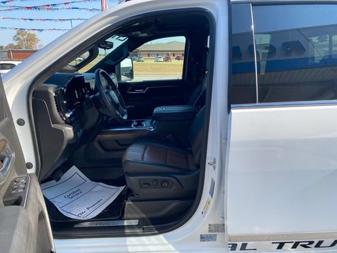 Used 2026 Chevrolet Silverado 2500 High Country w/ High Country Premium Package AWD/4WD image 13