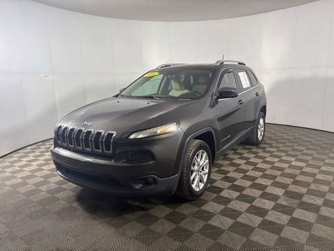 Used 2016 Jeep Cherokee Latitude w/ Comfort/Convenience Group image 1