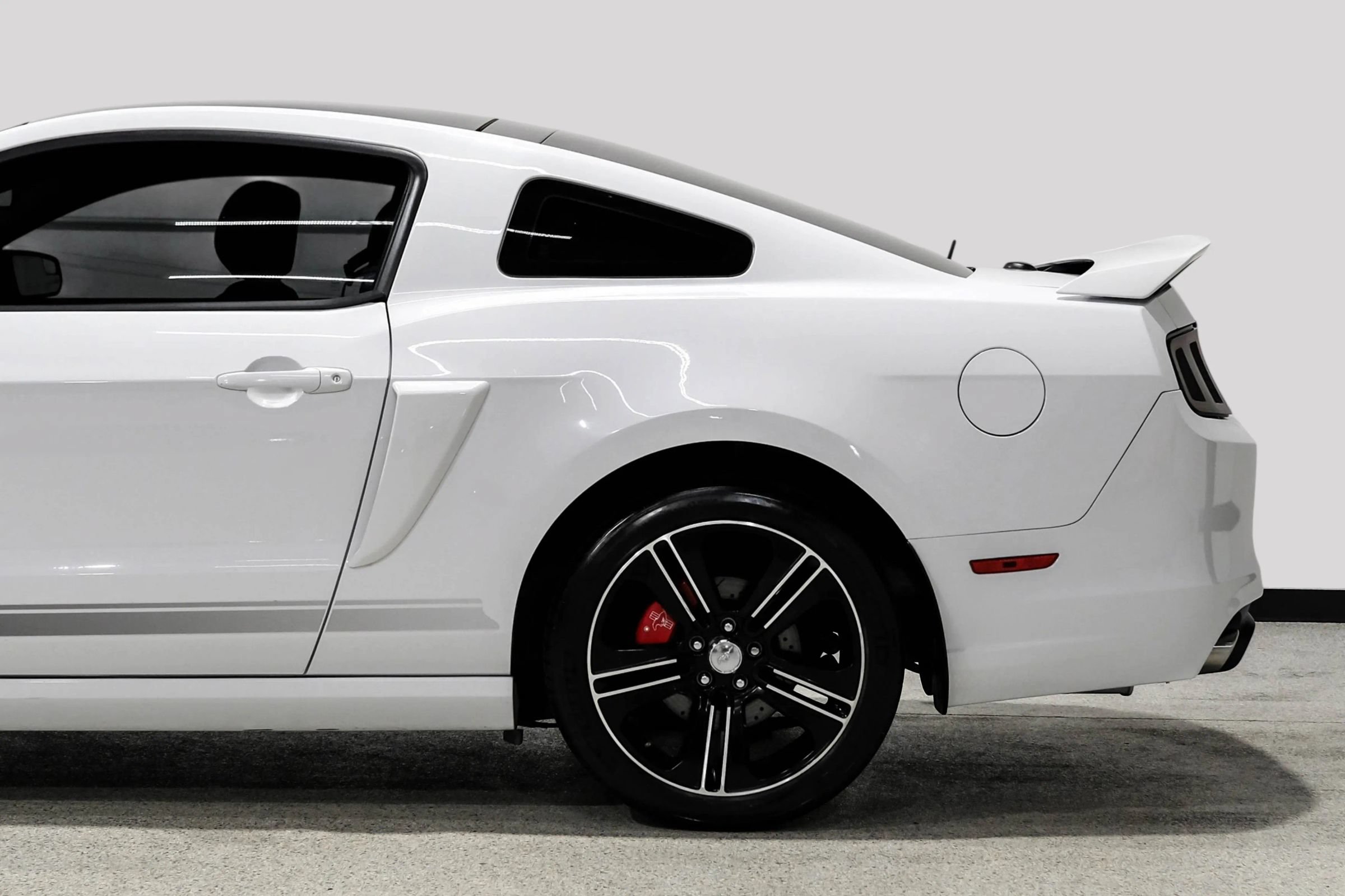 Used 2014 Ford Mustang GT Premium w/ Electronics Package RWD image 15