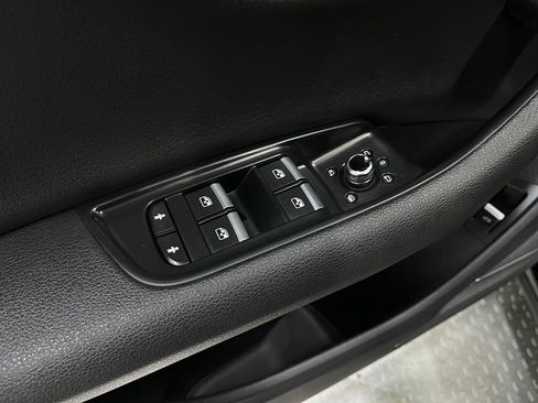 Used 2018 Audi Q7 3.0T Premium Plus w/ Premium Plus Package image 17