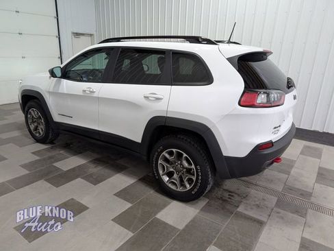 Used 2022 Jeep Cherokee Trailhawk w/ Sun, Sound & Nav Group AWD/4WD image 2