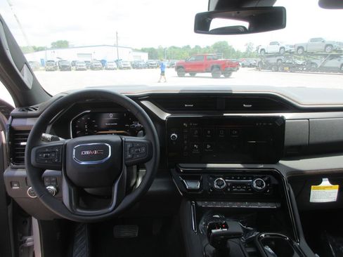 New 2026 GMC Sierra 1500 AT4 w/ AT4 Premium Package AWD/4WD image 16