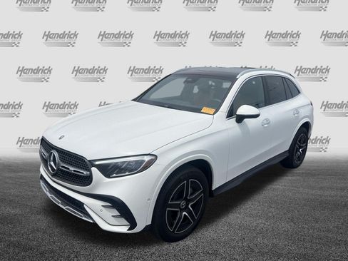 Used 2025 Mercedes-Benz GLC 300 4MATIC image 5