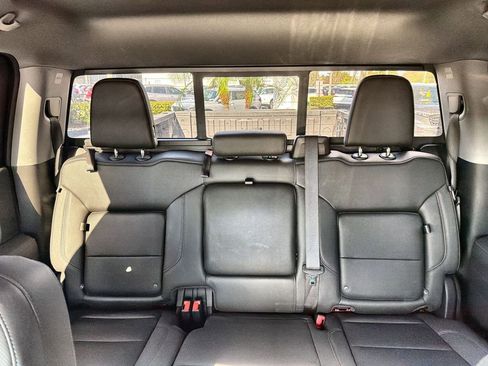 Used 2023 GMC Sierra 1500 SLT w/ SLT Premium Plus Package AWD/4WD image 14