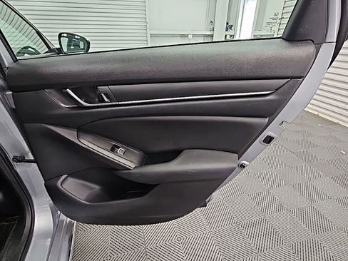Used 2020 Honda Accord EX image 36
