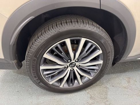 Used 2023 INFINITI QX60 Sensory AWD/4WD image 9