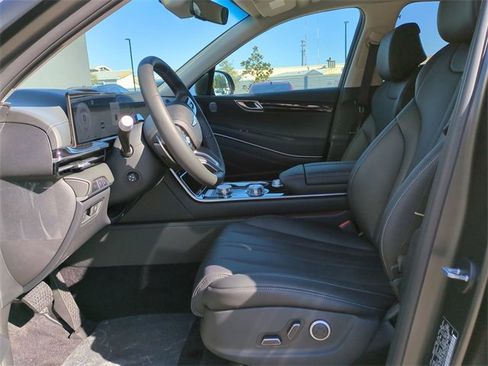 Certified 2025 Genesis GV80 2.5T Standard image 11