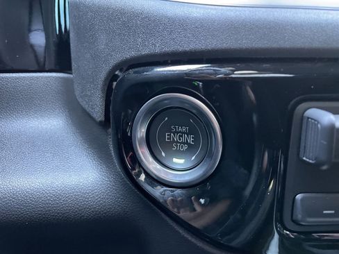 Certified 2025 Chevrolet Silverado 1500 High Country image 32