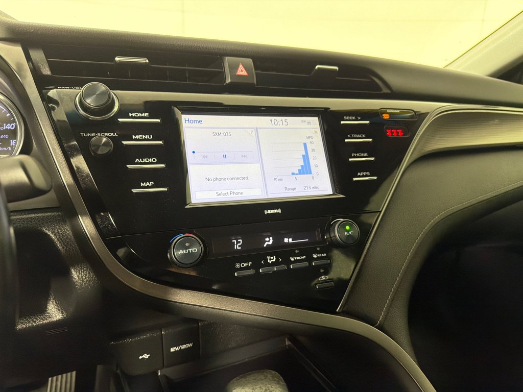 Used 2020 Toyota Camry SE FWD image 17