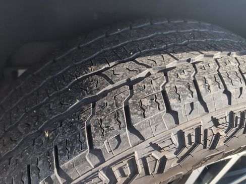 Used 2024 GMC Yukon XL AT4 w/ Technology Package image 28