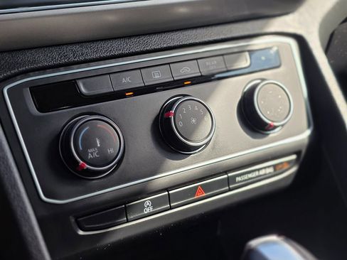 Used 2018 Volkswagen Atlas S image 39