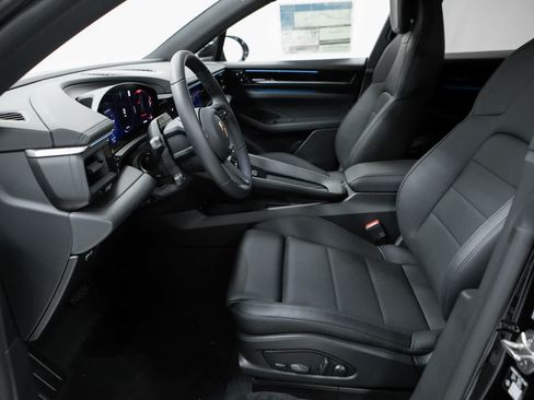 New 2026 Porsche Macan Electric RWD image 22