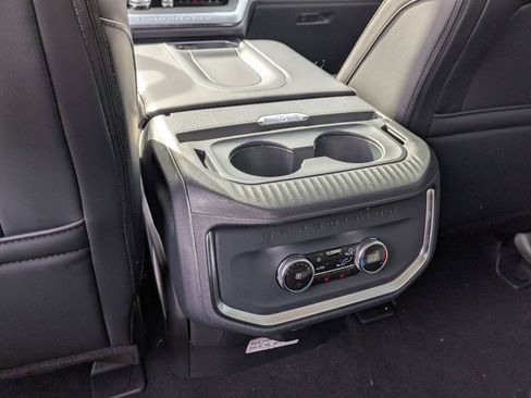 New 2025 Ford Expedition Platinum w/ Driver's Package image 27