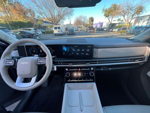 Used 2025 Hyundai Santa Fe SEL image 36