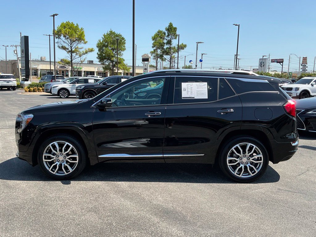 Used 2024 GMC Terrain Denali w/ Denali Premium Package AWD/4WD image 6