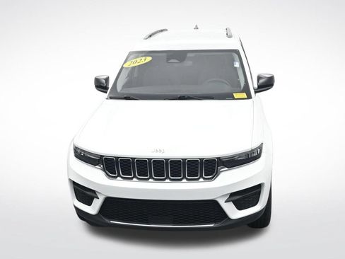 Used 2023 Jeep Grand Cherokee Laredo RWD image 21