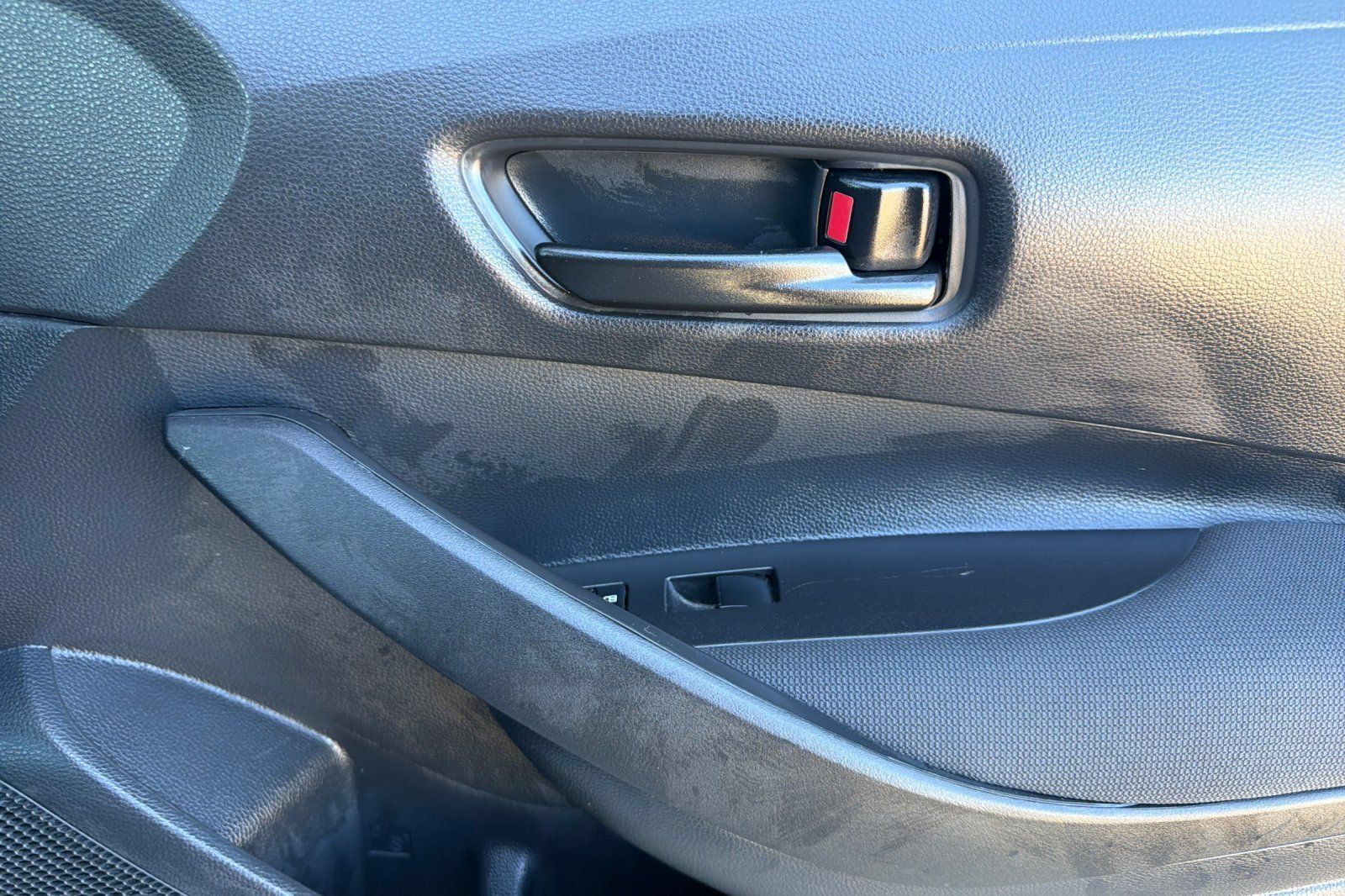 Used 2025 Toyota Corolla LE FWD image 21