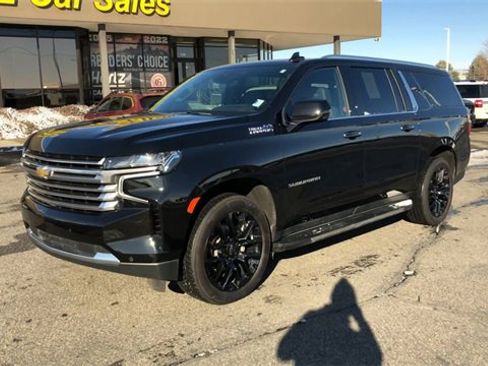 Used 2024 Chevrolet Suburban High Country image 4