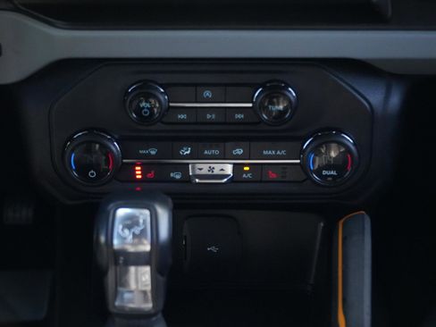 Used 2021 Ford Bronco Badlands w/ Sasquatch Package image 27