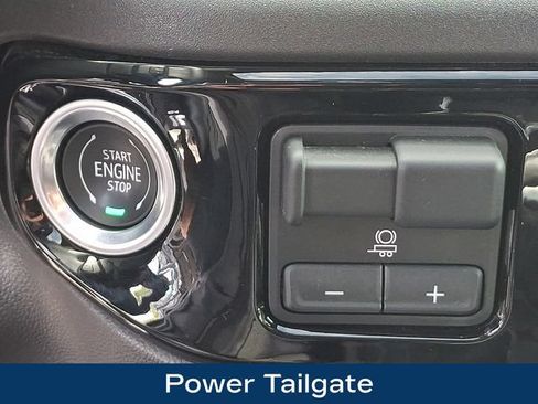 Used 2024 Chevrolet Silverado 1500 LT Trail Boss w/ LT Trail Boss Premium Package AWD/4WD image 18