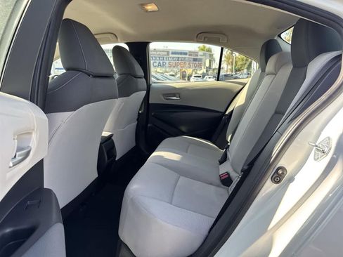 Used 2021 Toyota Corolla LE image 18