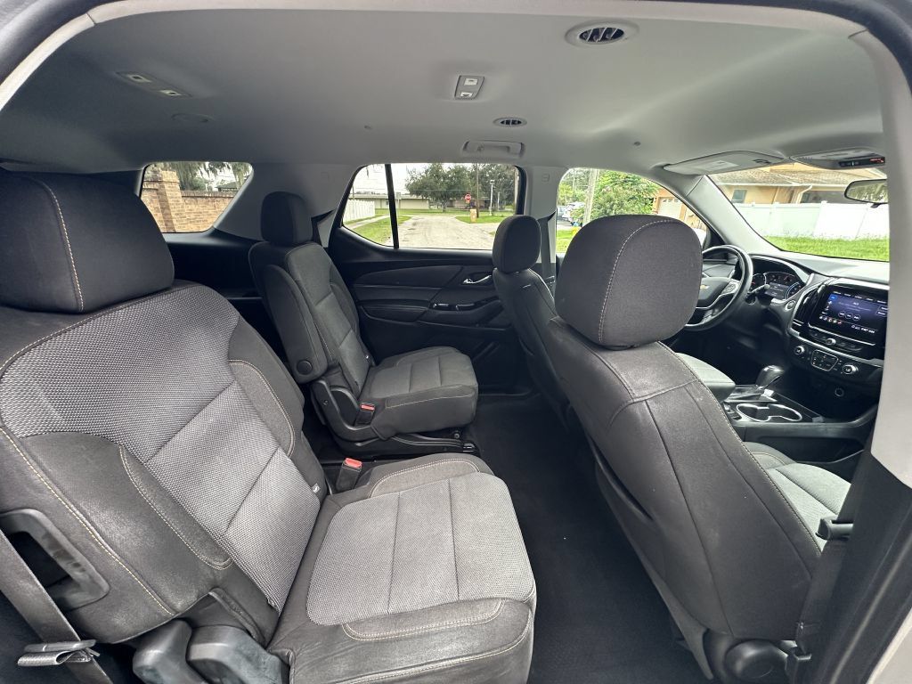 Used 2020 Chevrolet Traverse LT FWD image 12