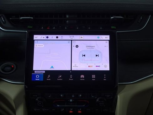 New 2025 Jeep Grand Cherokee L Limited image 35