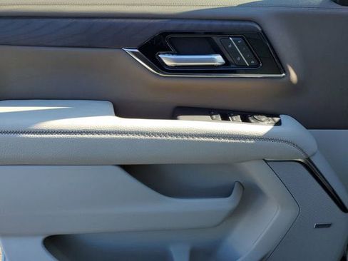 New 2026 GMC Yukon Denali w/ Sun & Power Step Package image 17