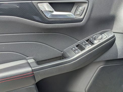 Used 2025 Ford Escape ST-Line AWD/4WD image 16