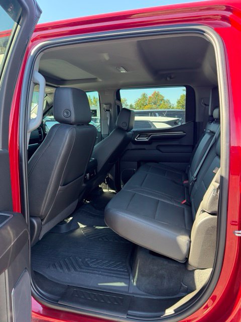 Used 2024 Chevrolet Silverado 1500 LT Trail Boss w/ LT Trail Boss Premium Package AWD/4WD image 8