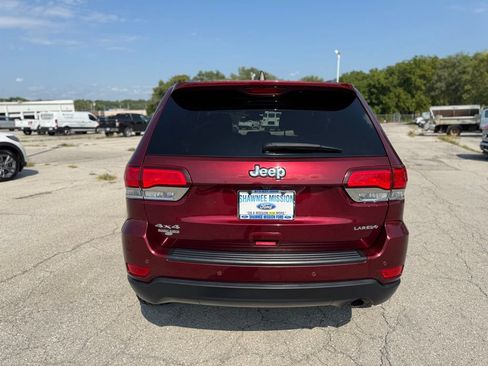 Used 2020 Jeep Grand Cherokee Laredo image 6