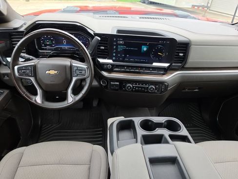 Used 2025 Chevrolet Silverado 2500 LT w/ Convenience Package AWD/4WD image 8