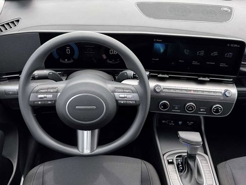 Certified 2026 Hyundai Kona SE image 17