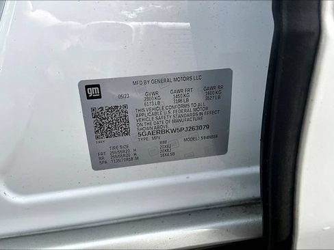 Used 2023 Buick Enclave Essence w/ Experience Buick Package FWD image 19