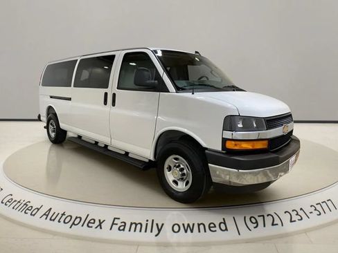 Used 2025 Chevrolet Express 3500 LT w/ LT Preferred Equipment Group RWD image 7