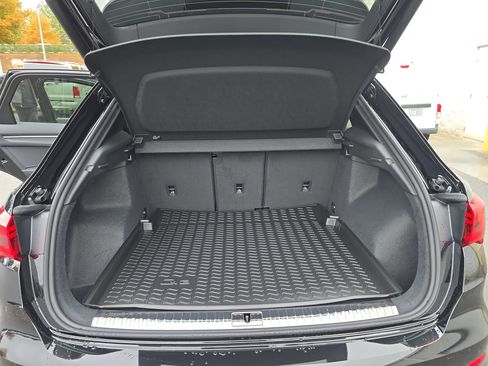 New 2025 Audi Q3 2.0T Premium image 12