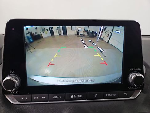 Certified 2023 Nissan Sentra SV image 21