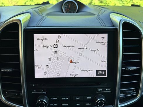 Used 2018 Porsche Cayenne GTS w/ Premium Package Plus image 27